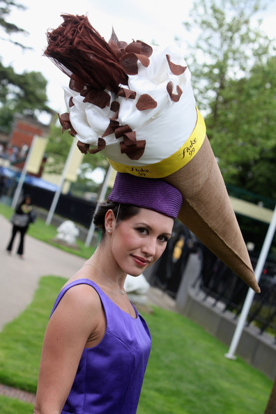 Royal+Ascot+2009+Ladies+Day ice cream white and brown hat, ice cream and hat