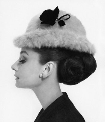 Audrey Hepburn White Fur Hat Portrait, fur hat, white hat, portrait, female celebrity and movie stars, black and white portrait